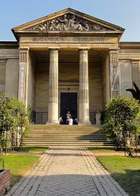 Geology and Mineralogy Gallery of the Jardin des Plantes in Paris La galerie de geologie du jardin des plantes Paris
