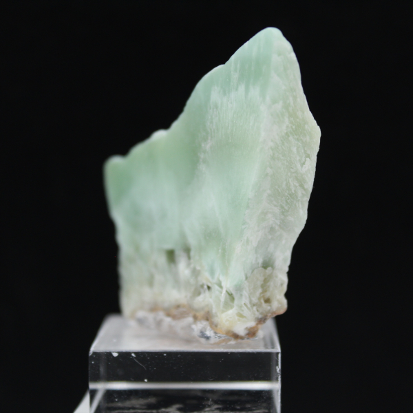Green Aragonite slice for mineral collection