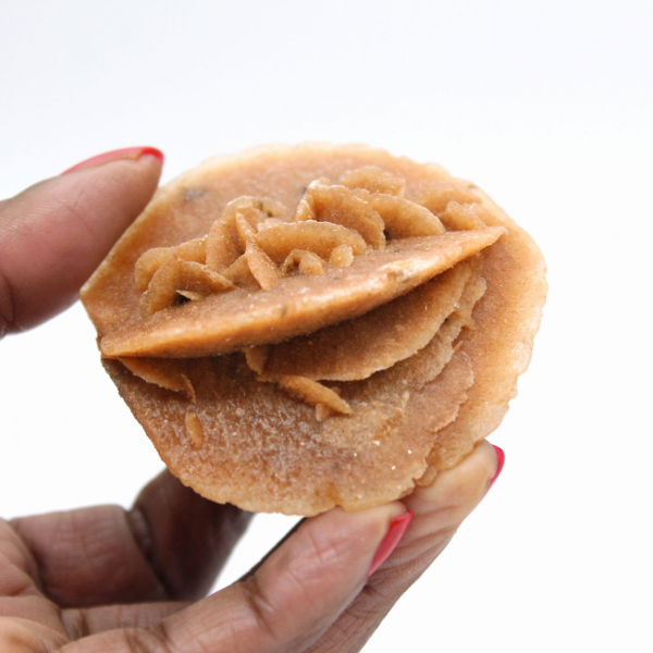 Moroccan desert rose: a raw decorative object