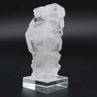 Faden quartz crystal on base