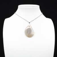 Banded agate pendant