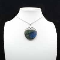 Round labradorite pendant