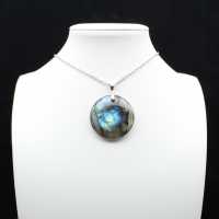 Round labradorite pendant