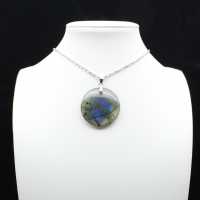 Round labradorite pendant