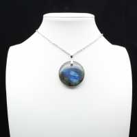 Round labradorite pendant