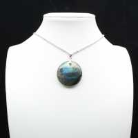 Round labradorite pendant