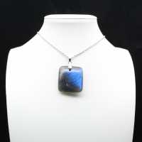 Square pendant in labradorite from Madagascar