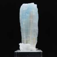 Aquamarine crystal