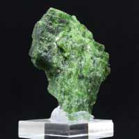 Chromediopside rock