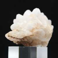 Moroccan flower quartz in compact crystallization