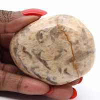 Malagasy feldspar – Natural pebble of 135 grams Malagasy feldspar – Natural pebble of 135 grams
