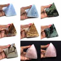 Blaue calcitpyramide