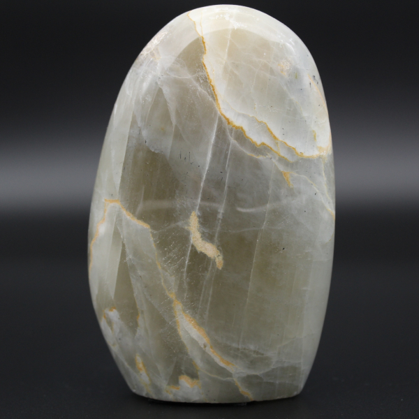 Polished garnierite stone