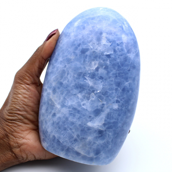Free form of blue calcite