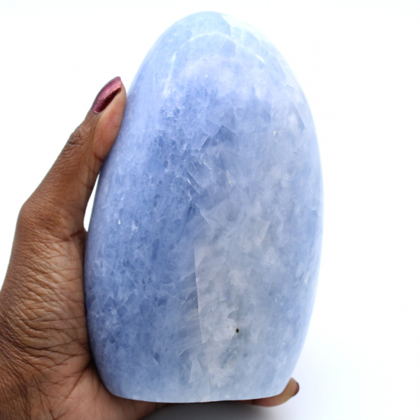Free form of blue calcite
