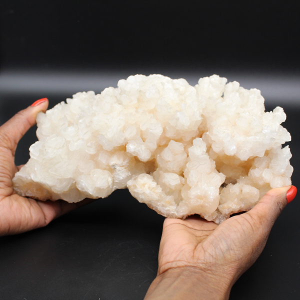 White aragonite crystallization