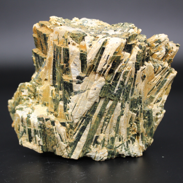 Allanite crystals