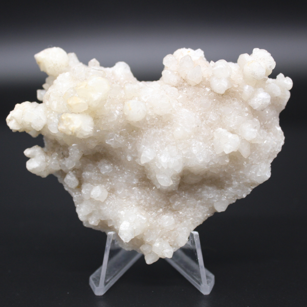 White aragonite crystallization
