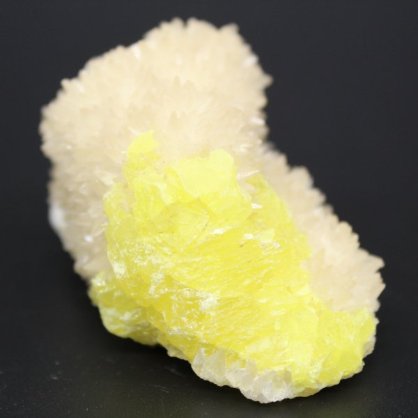 Sulfur crystals on calcite