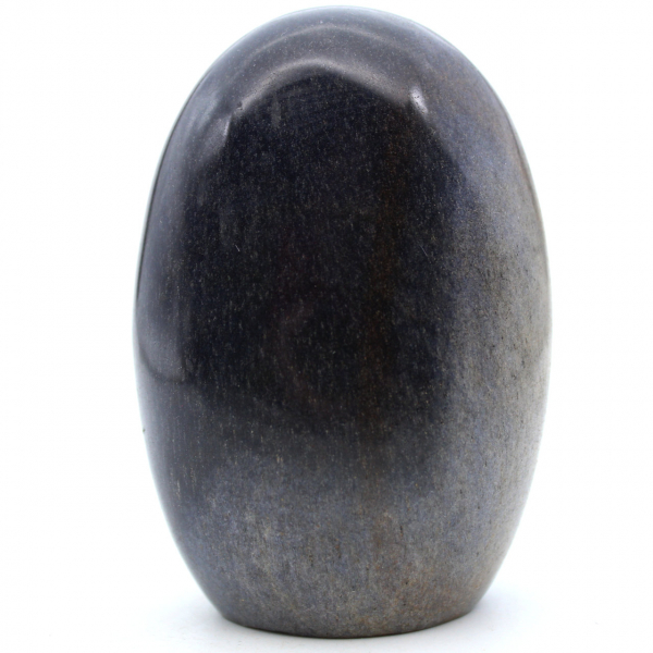 Polished lazurite stone
