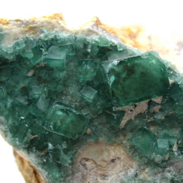 Cubic crystallized fluorite