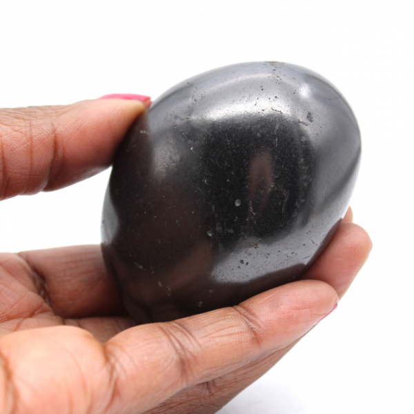 Natural shungite