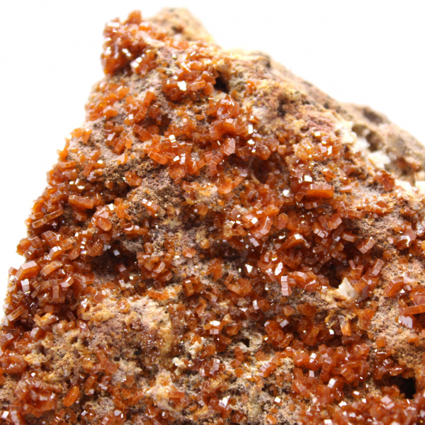 Crystallization of natural vanadinite