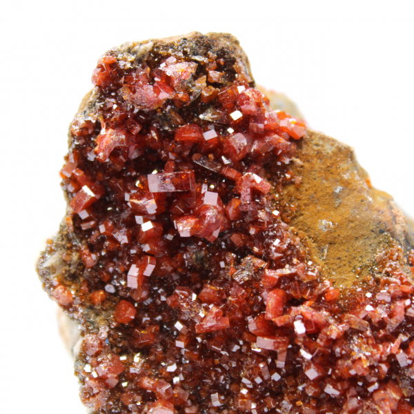 Crystallization of vanadinite