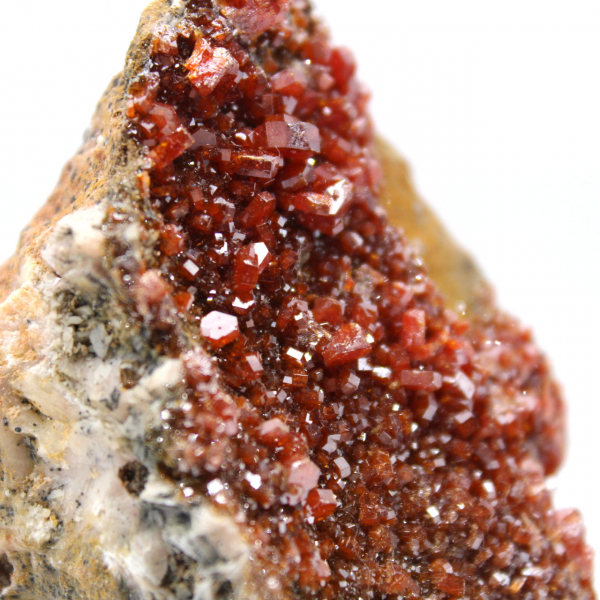 Crystallization of vanadinite