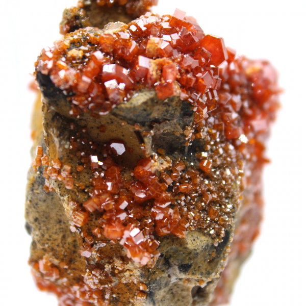 Crystallization of vanadinite