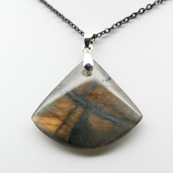 Labradorite pendant