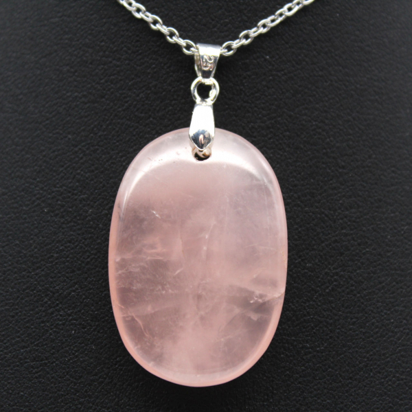 Oval rose quartz pendant