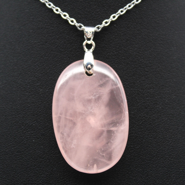 Oval rose quartz pendant