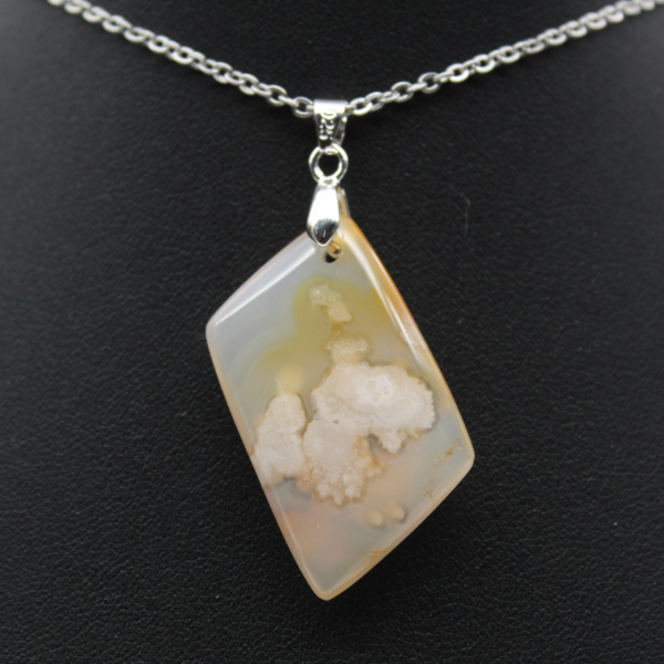 Flower Agate Diamond Pendant