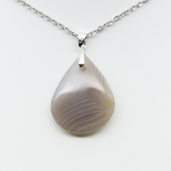 Banded agate pendant
