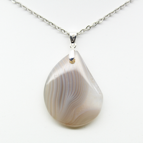 Banded agate pendant