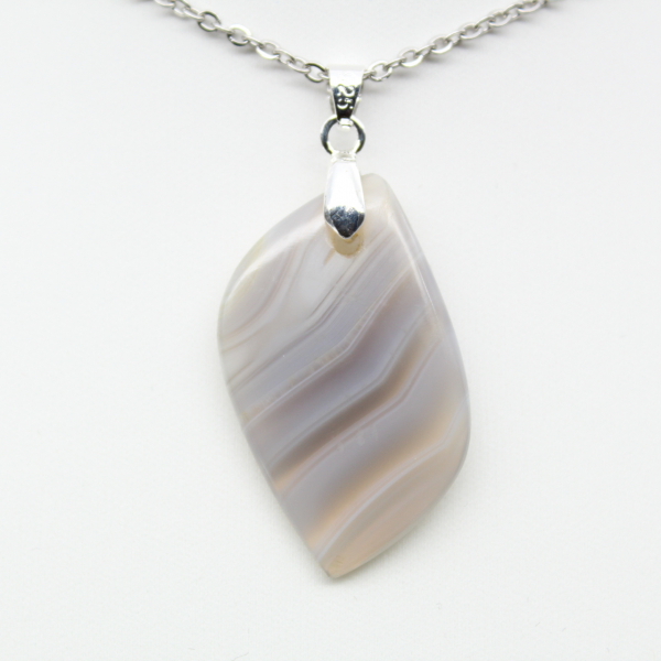 Banded agate pendant