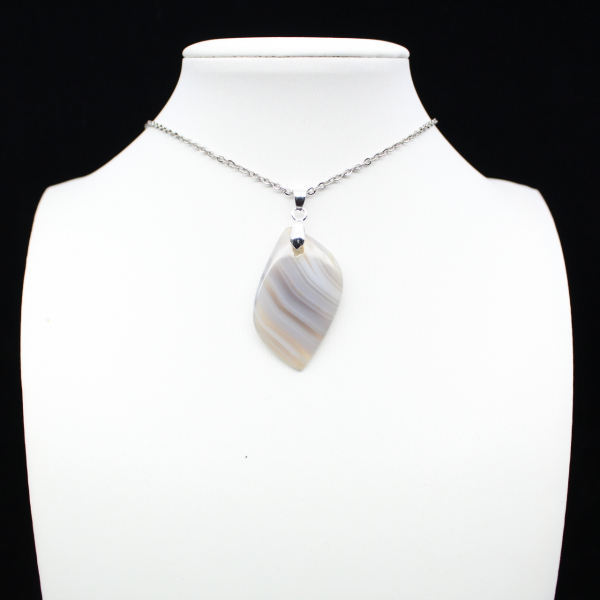 Banded agate pendant
