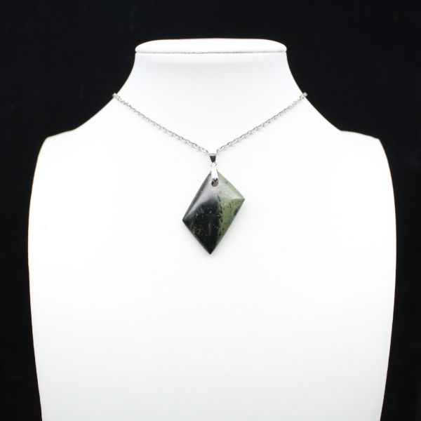 Diamond-shaped Kambamba Jasper pendant