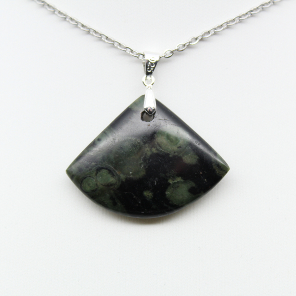Fan-shaped Kambamba Jasper pendant