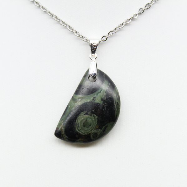 Moon-shaped Kambamba Jasper pendant
