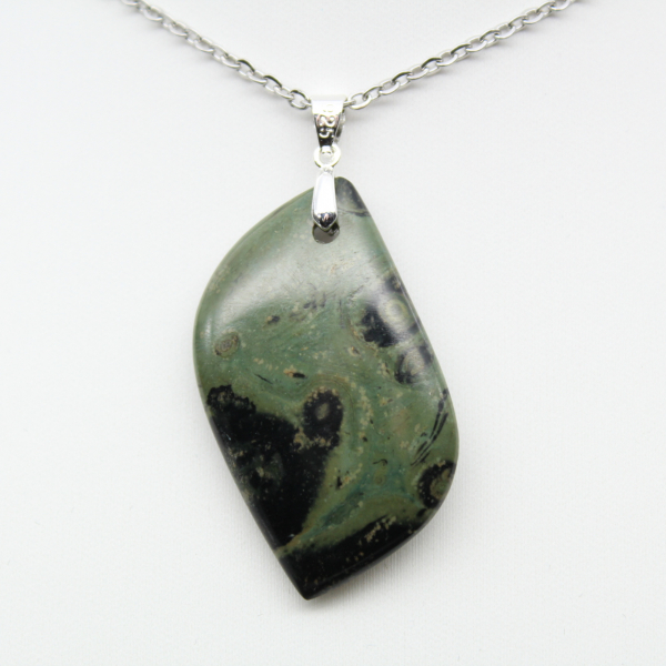 Kambamba Jasper Flame Pendant