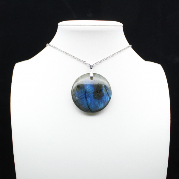 Round labradorite pendant