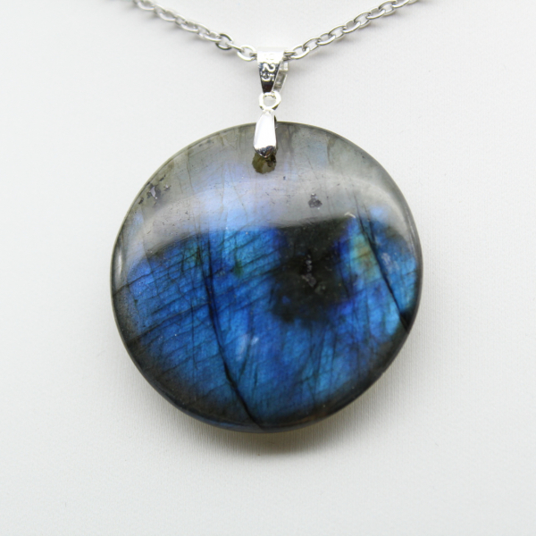 Round labradorite pendant