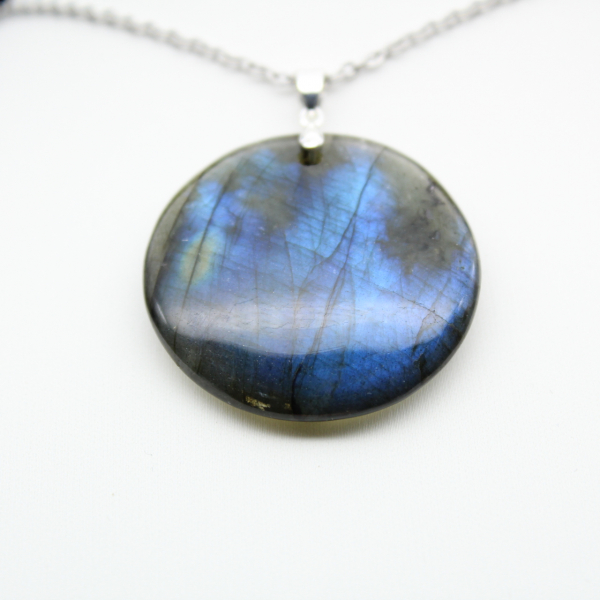 Round labradorite pendant