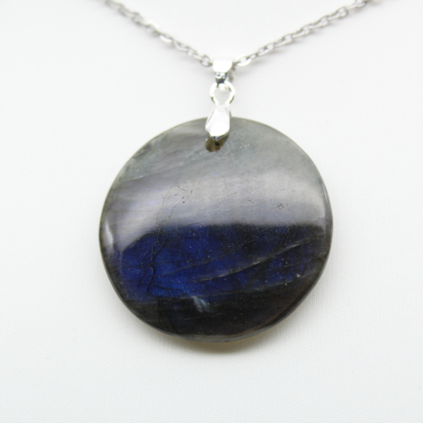 Round labradorite pendant