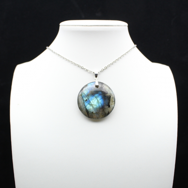 Round labradorite pendant