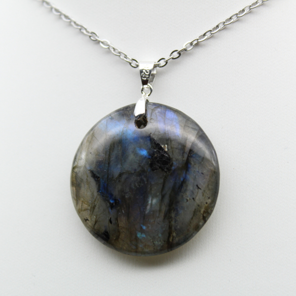 Round labradorite pendant