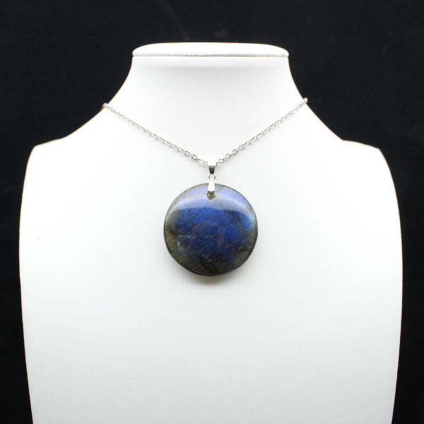 Round labradorite pendant