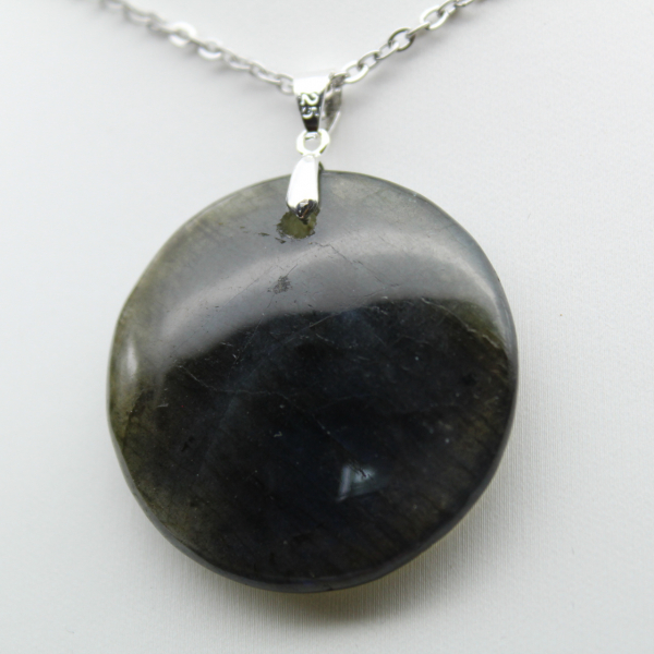 Round labradorite pendant